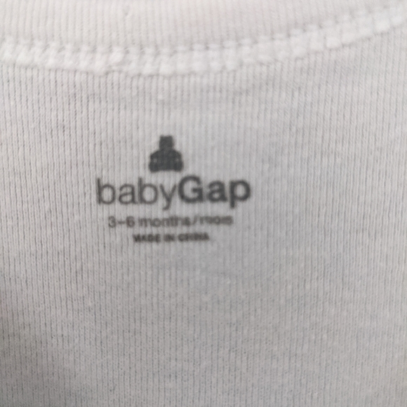 Baby Gap white one piece romper - Picture 3 of 3